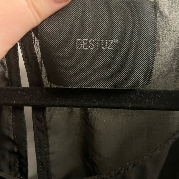 Gestuz sheer black tunic - Picture 3 of 4